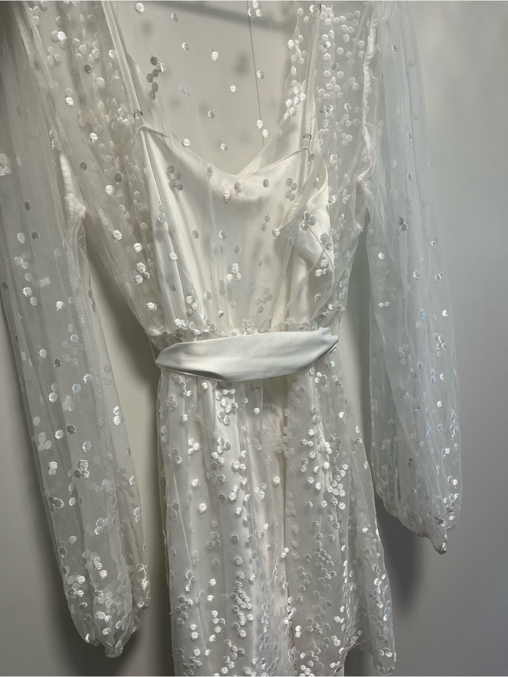 Beautiful Bridal Robe Set - Picture 5 of 6